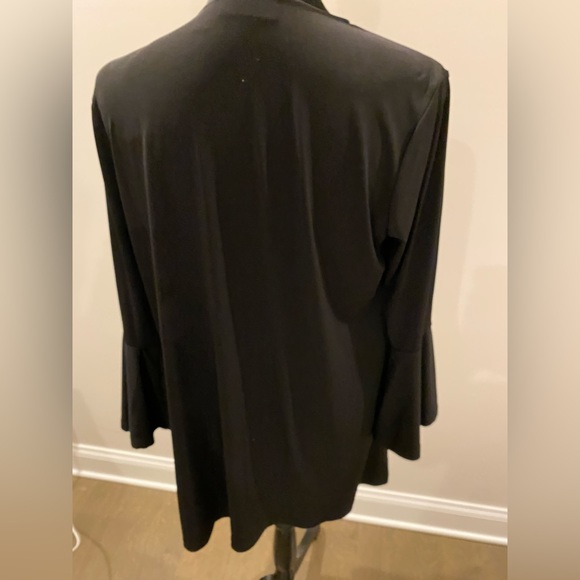 Susan Graver wrap with sleeves - Picture 2 of 4